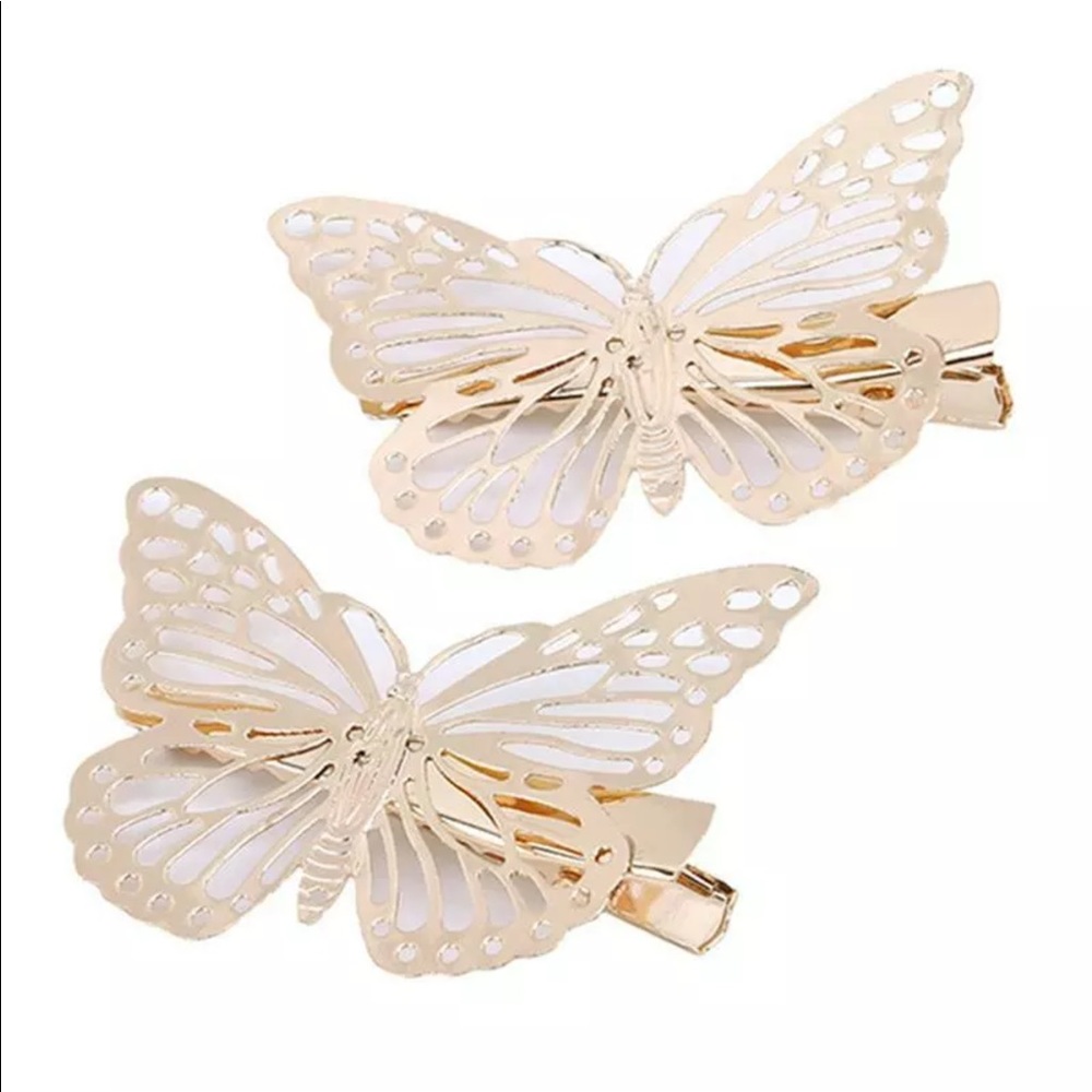 ⭐️The sweetest gold butterfly clips - Picture 4 of 4